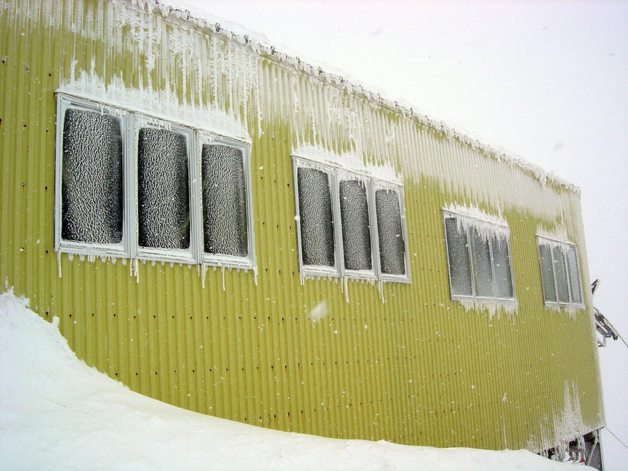 Frozen windows Niseko