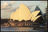 opera_house1_small.jpg (12868 bytes)
