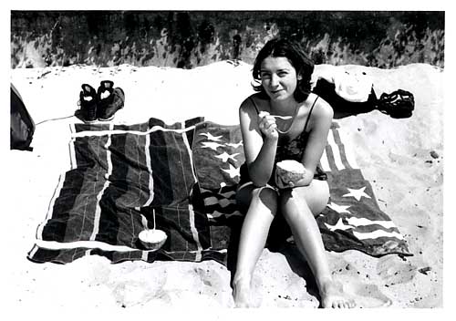 beachbig.JPG (38846 bytes)